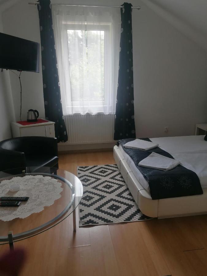 Ustronie Apartman Zgierz Kültér fotó